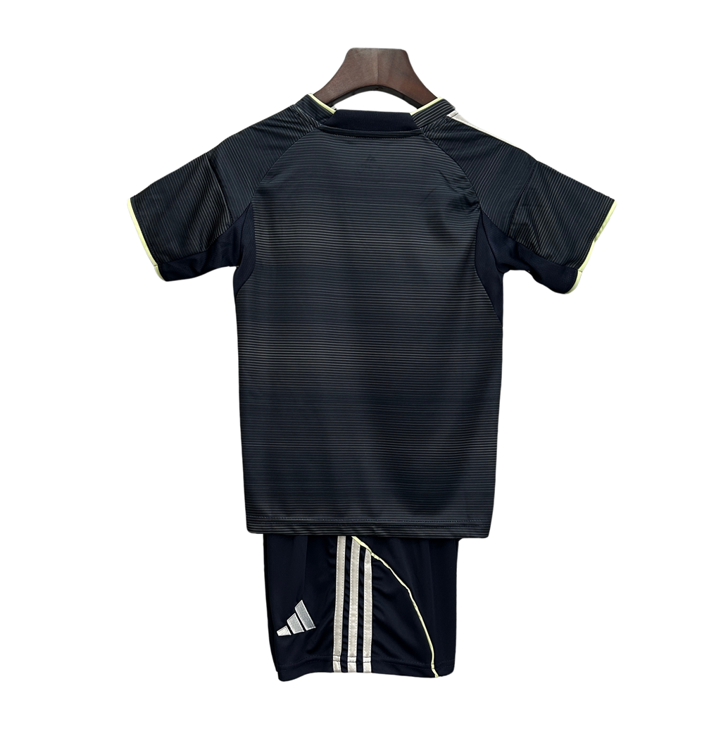 Conjunto Infantil Real Madrid II 2025/26