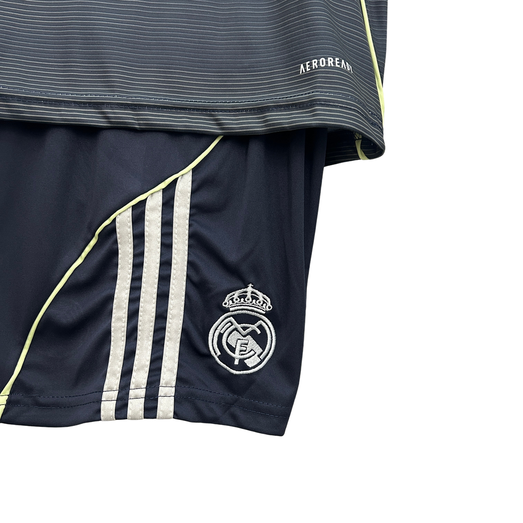 Conjunto Infantil Real Madrid II 2025/26