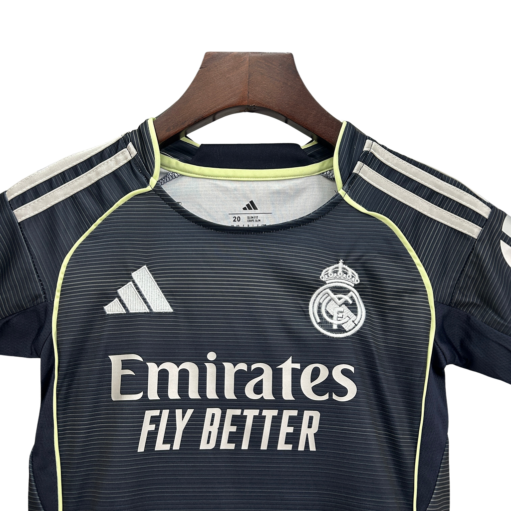 Conjunto Infantil Real Madrid II 2025/26